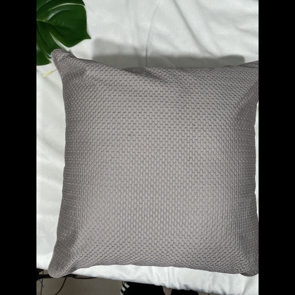 NWD Hotel Collection Honeycomb Trelli Decor Pillow‎